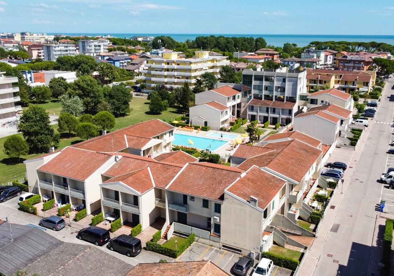 Apartament With Swimming Pool Leilighet Caorle Eksteriør bilde