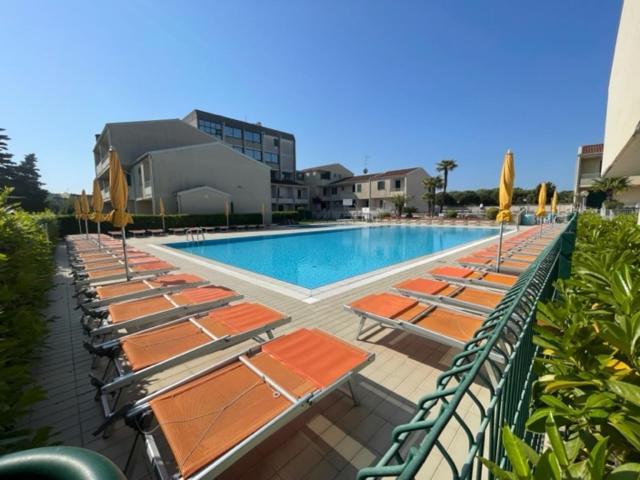 Apartament With Swimming Pool Leilighet Caorle Eksteriør bilde