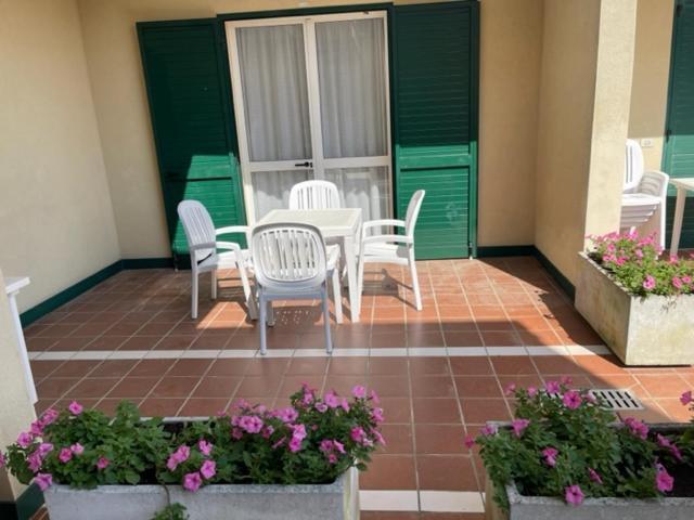 Apartament With Swimming Pool Leilighet Caorle Eksteriør bilde