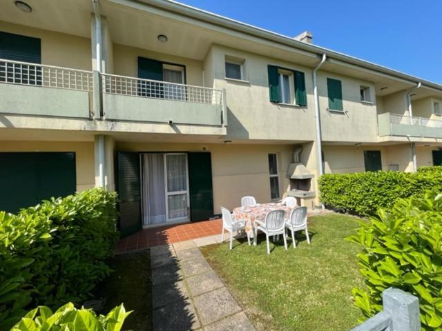 Apartament With Swimming Pool Leilighet Caorle Eksteriør bilde